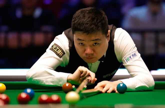 员进行了深 员进行了深